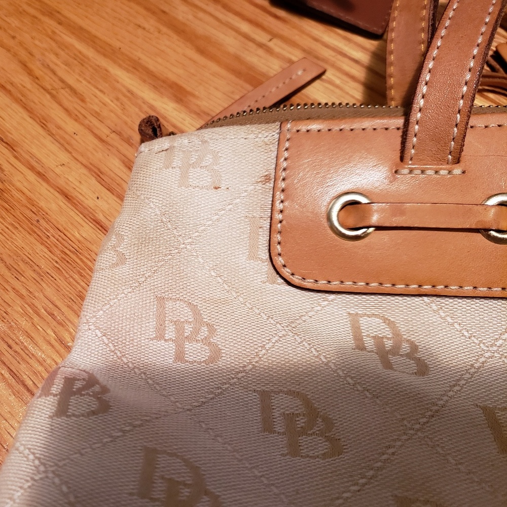 Dooney & Bourke - Picture 5 of 7